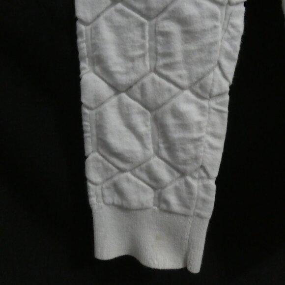 H&M | small | White Geometric Pattern Crew Neck Sweater - Picture 12 of 14